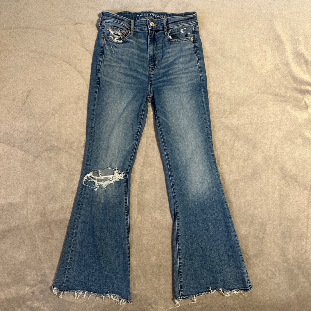 American Eagle Super Hi-Rise Flare Jeans Sz 8 Short Distressed Blue Boho Hippie
